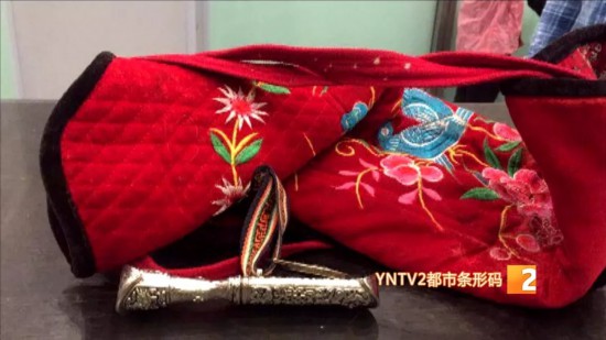 這就是真相!機場安檢詭異微笑是怎么回事?背后詳情始末曝光細(xì)思極恐